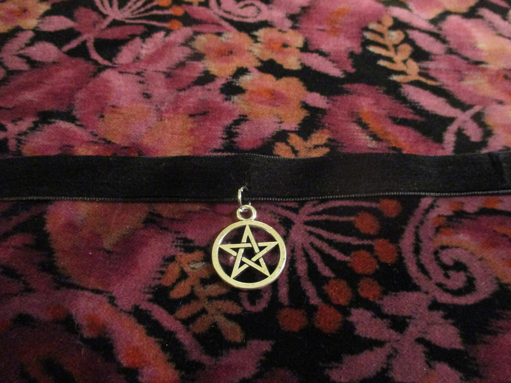 Goth / witch Tarot Black velvet Ribbon Choker