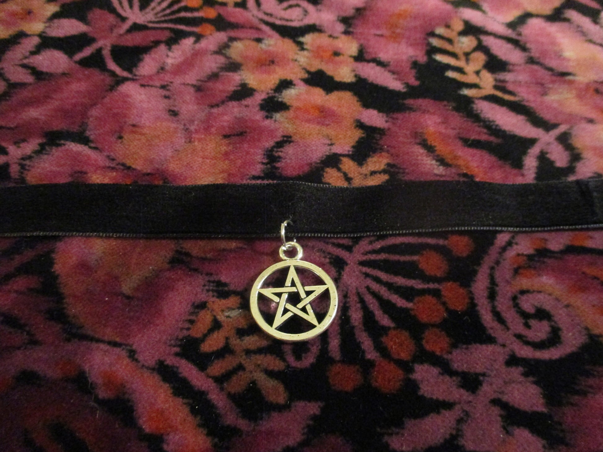 Goth / witch Tarot Black velvet Ribbon Choker