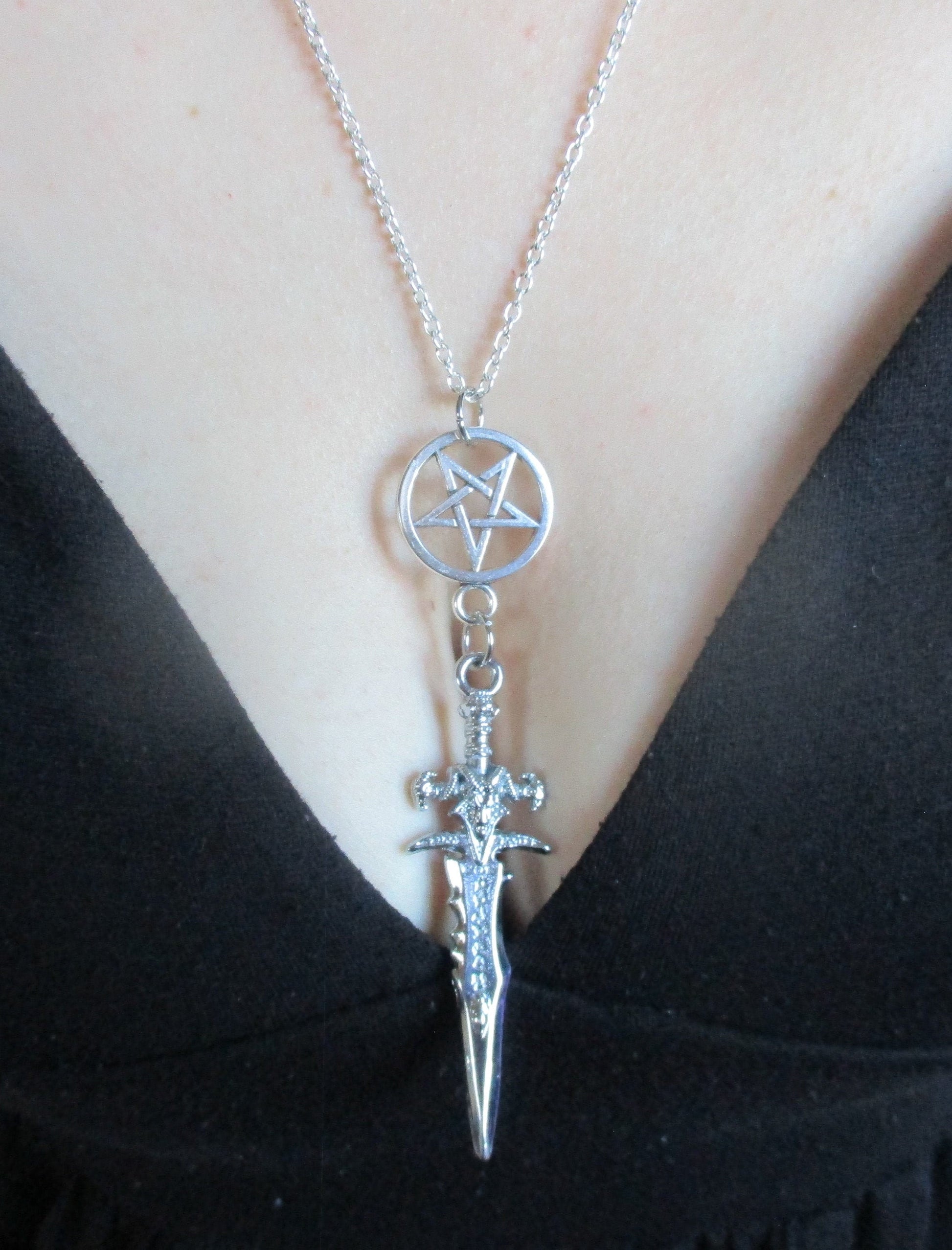 Cosplay Fanstay Athame Devil sword, Pentacle pendant