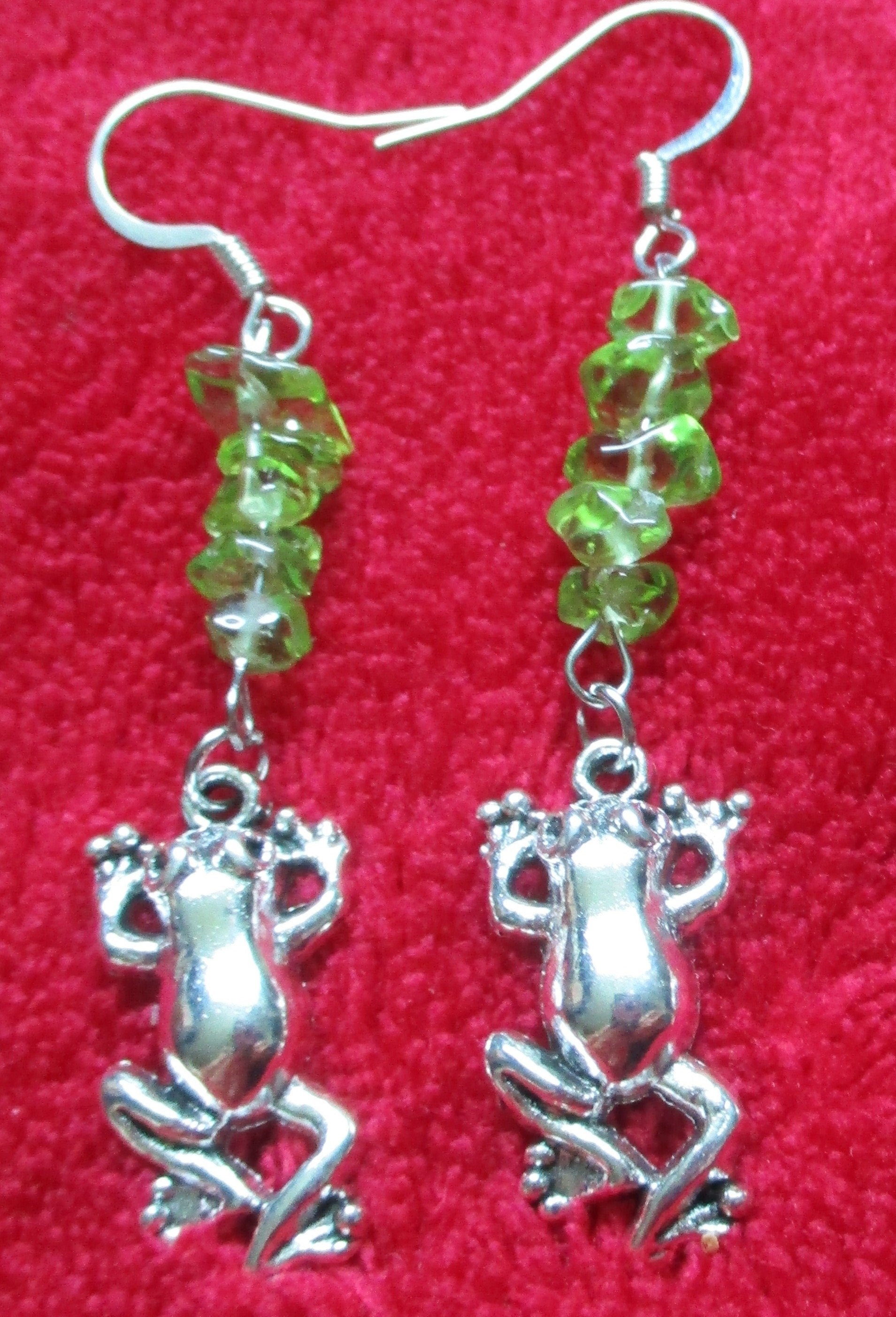 Cute Adorable Peridot Chip Frog Froggy Froggie Earrings