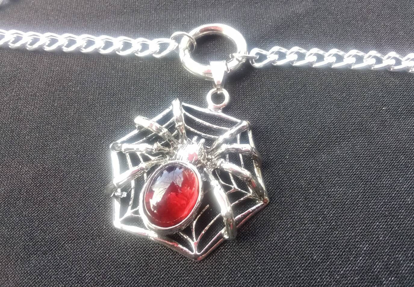 Creepy Cute Spider Charm O ring curb chain choker