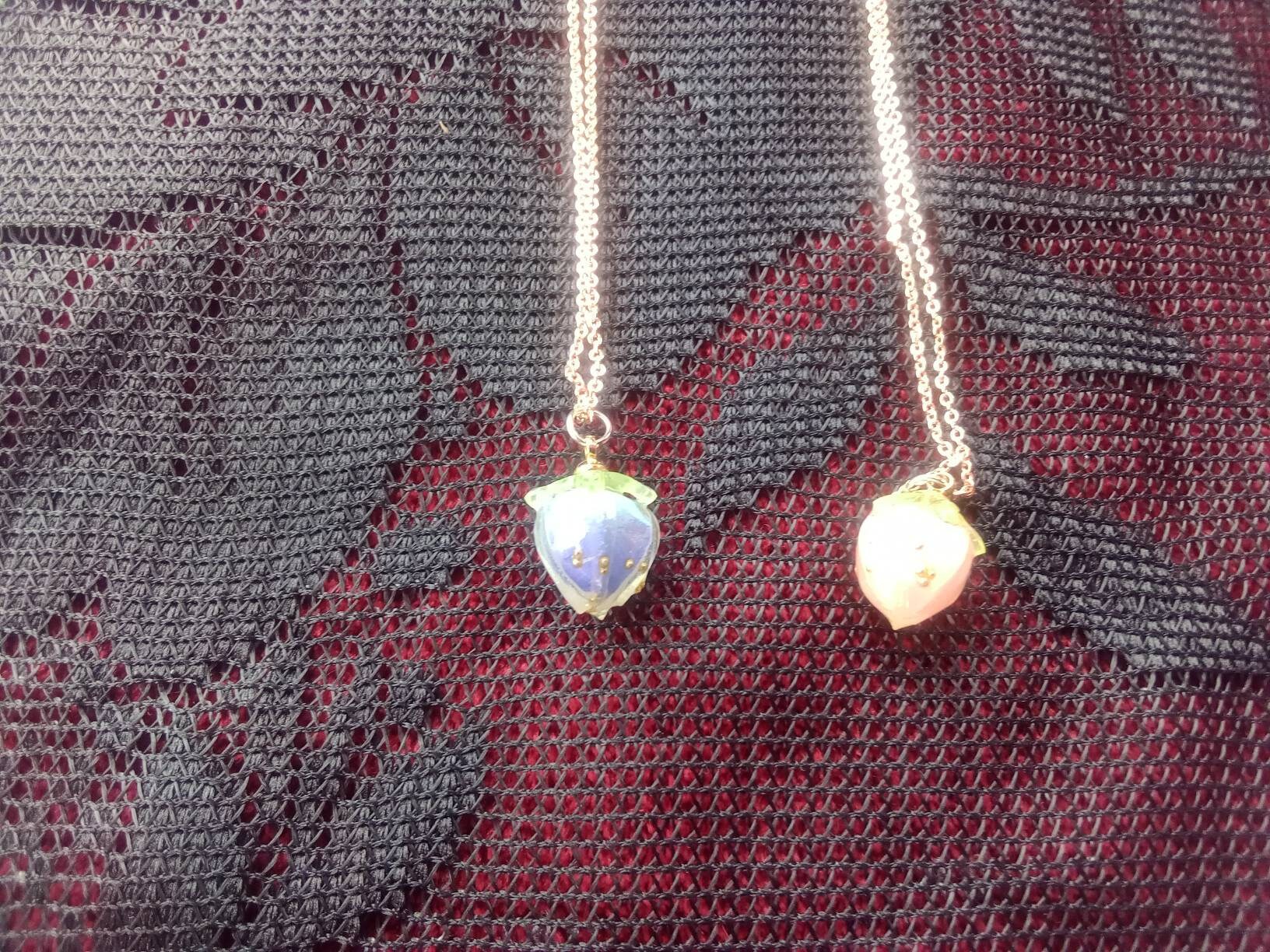 Real preserved flower in resin rose gold plated chain pendant necklace blue or pink